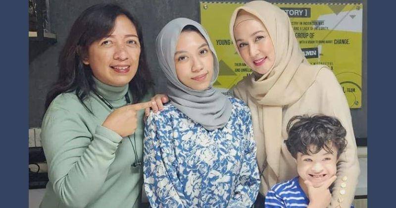 Instagram.com/dinalorenza1975